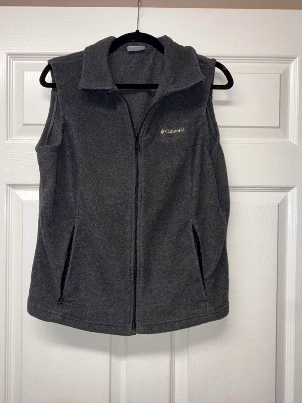Columbia Women’s Petite Large Gray Fleece Full Zip Vest with Zip Pockets